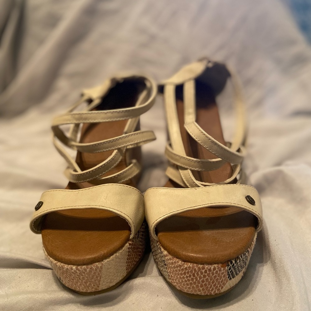 Volcom multi color wedges